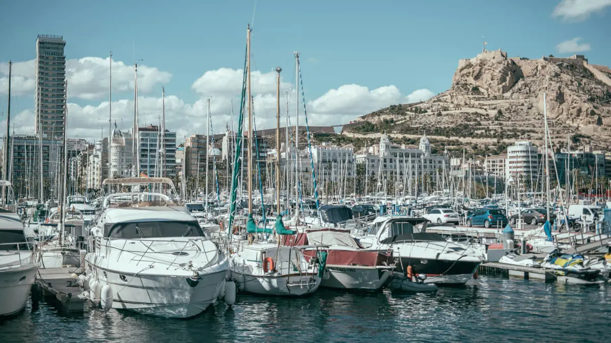 Vädret i Alicante i april
